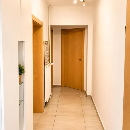 Großzügiges Mit Eigenem Bad Nähe Pferdezentrum Apartment *